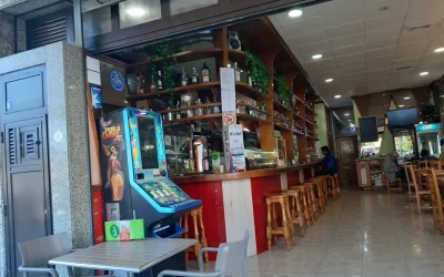 Bar Cafetería La Salud: Un rincón acogedor en Los Cristianos.