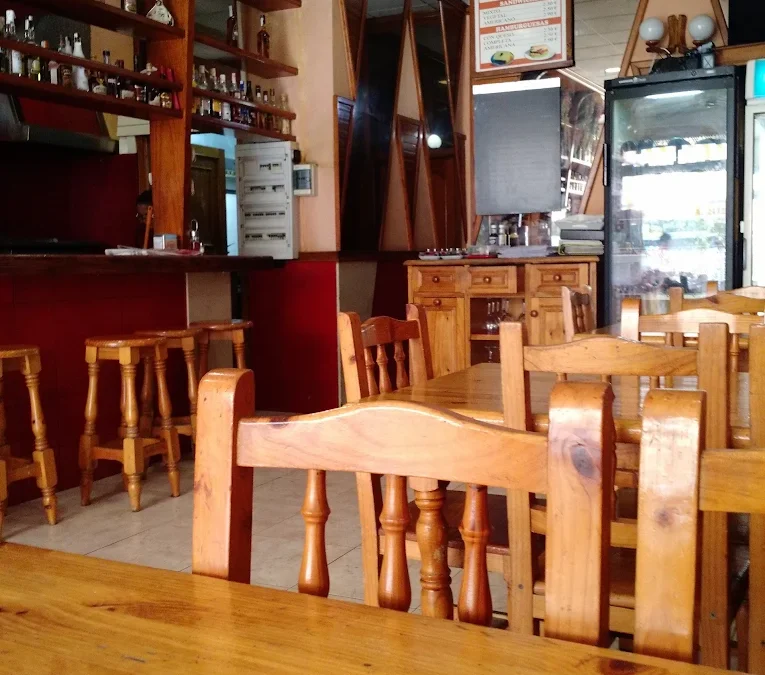 Descubre el Bar Cafetería La Salud en Los Cristianos.