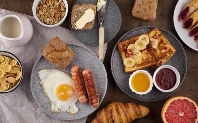 Cómo elegir un desayuno equilibrado en tu cafetería favorita