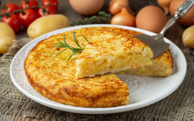 La historia de la tortilla española: del hogar a las cafeterías