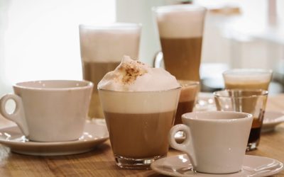 🥛 Cortado o café con leche: diferencias y cuándo elegir cada uno